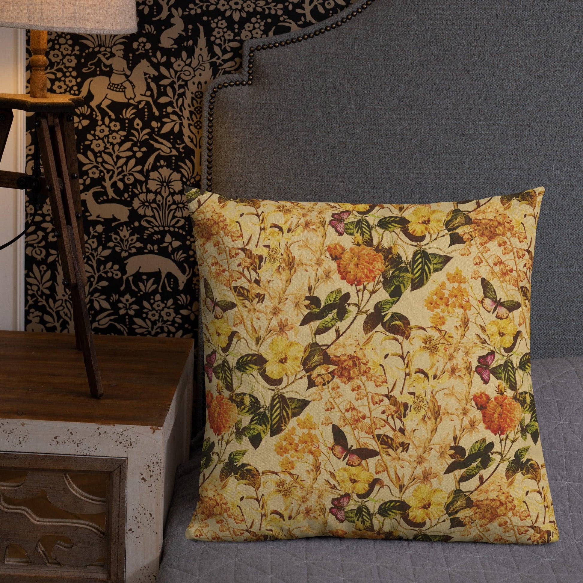 Premium Pillow-Vintage Flowers - Elementologie